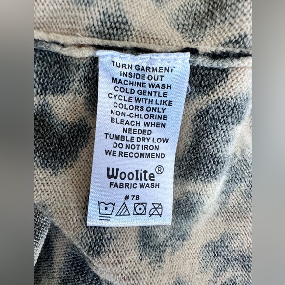 Hampshire Studio Lúxelon Panther  / Animal Print Women’s Sweater Size  M - Picture 4 of 9